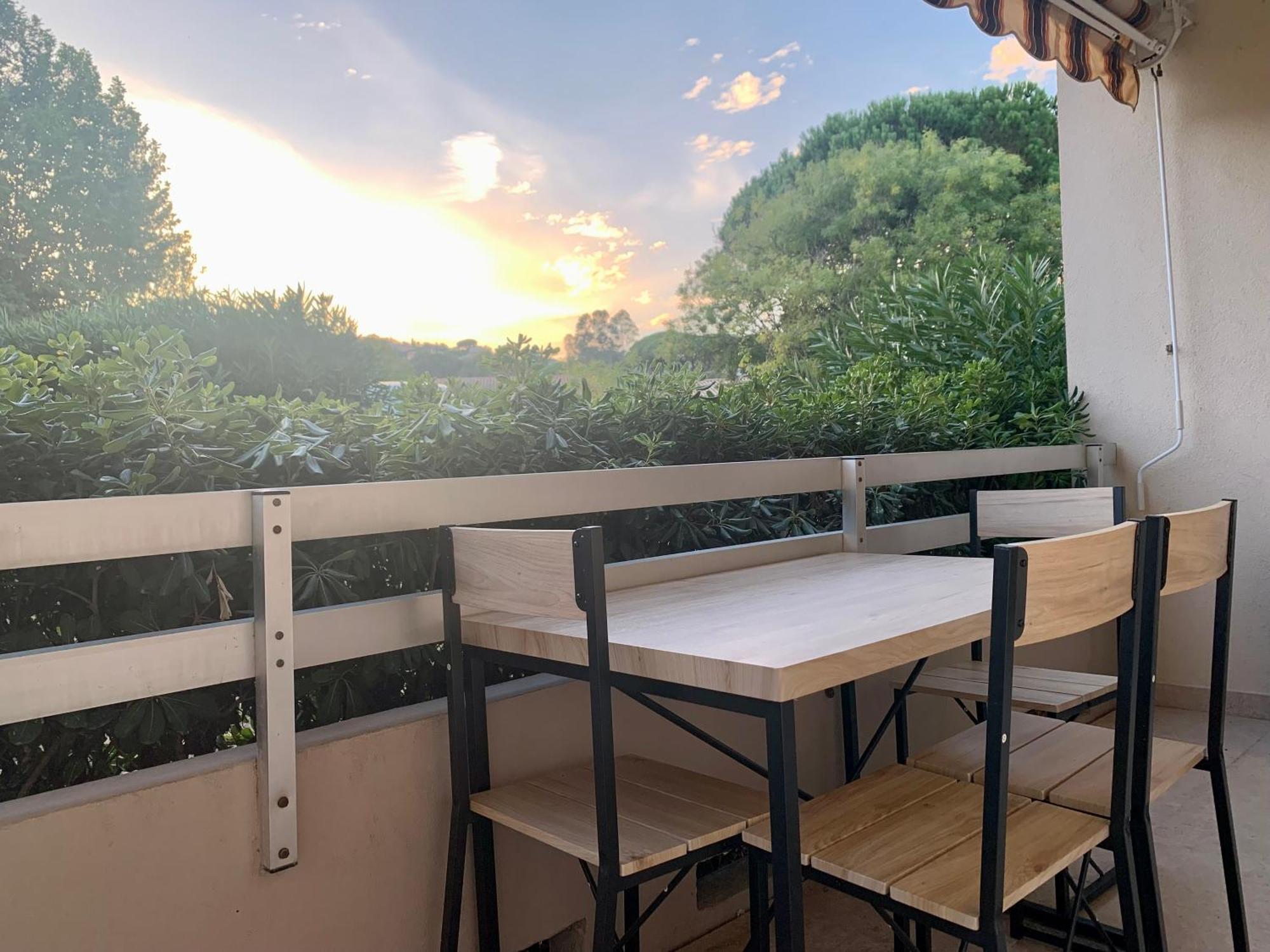 Grand Studio Standing Avec Terrasse Et Parking Sainte-Maxime Eksteriør bilde